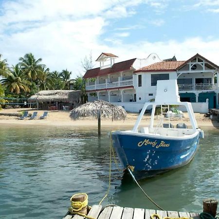 Brisas Del Mar Beach + Dive Resort West End Exterior foto