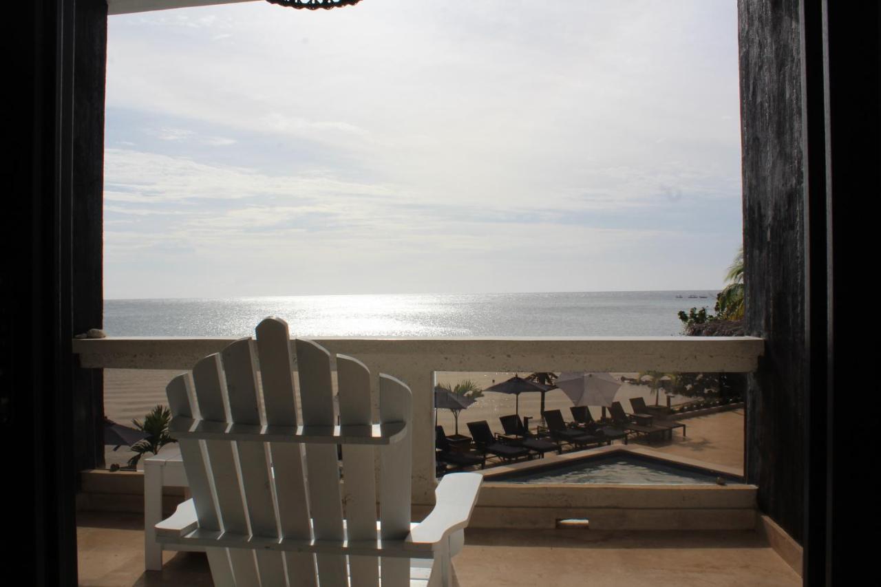Brisas Del Mar Beach + Dive Resort West End Exterior foto
